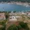 Otok Vis, Vis, rimsko kupalište. Pogled iz zraka na nalazište tijekom istraživanja. Snimka: Arheoplan d.o.o., 2022. 