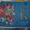 Zastavna traka kume Klare pl. Kukuljević, iz crkve Sv. Marije Magdalene, Ivanec, 1901. Detalj grba izvedenog vezenjem raznobojnom svilom i metalnim nitima na plavom moareu
