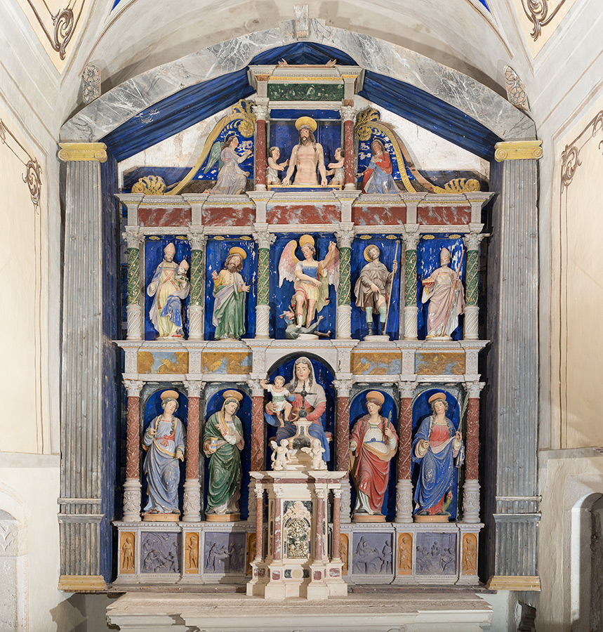 Glavni oltar sv. Marije Magdalene u župnoj crkvi sv. Marije Magdalene u Mutvoranu