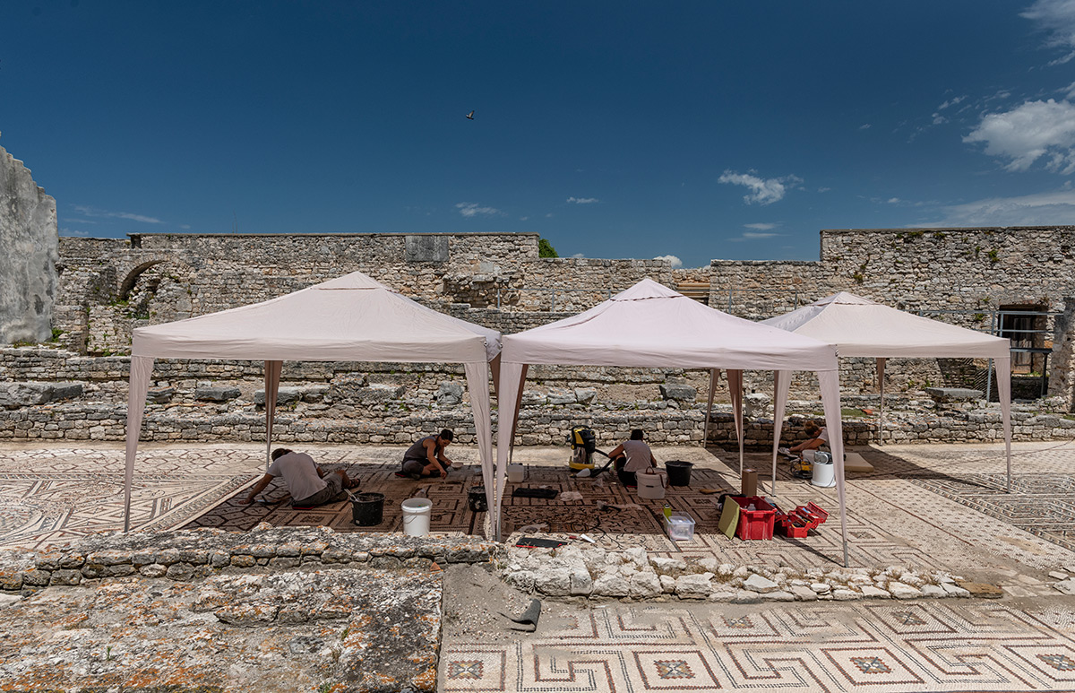 Radovi na krstionici i mozaicima arheološke zone kompleksa Eufrazijeve  bazilike u Poreču